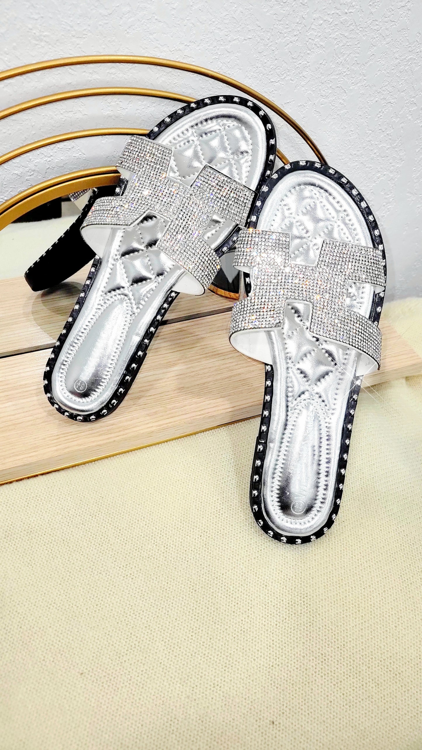 Misty Beauty- size 6.5