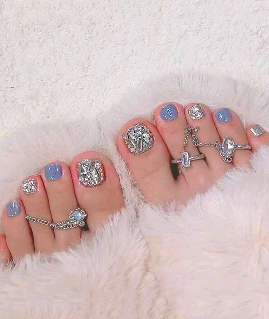 Icy Beauty Toe Nails